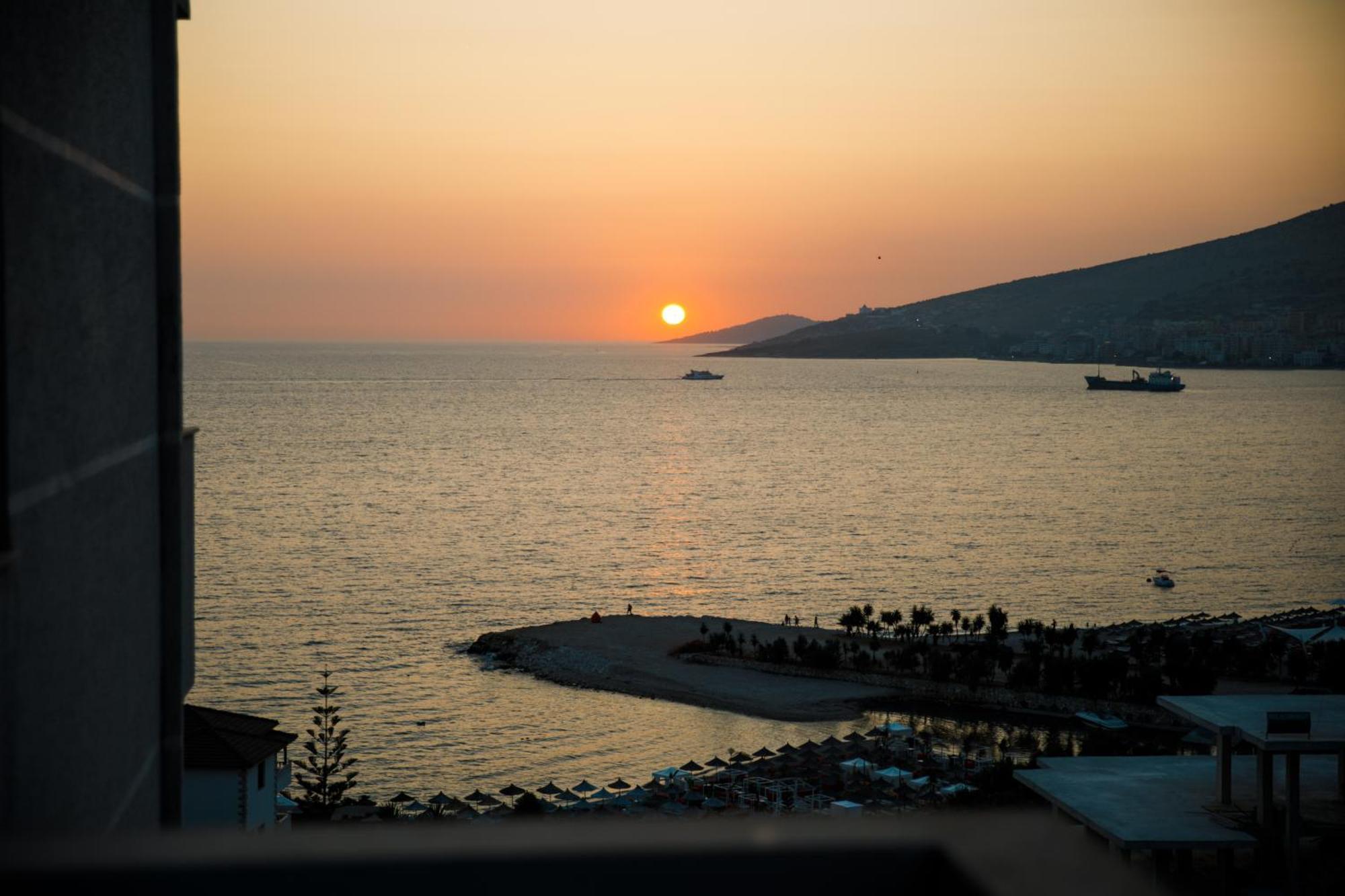 Grand Blue Aparthotel Saranda Dış mekan fotoğraf