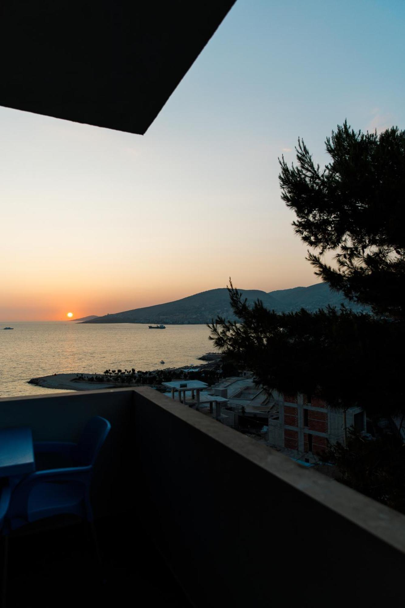 Grand Blue Aparthotel Saranda Dış mekan fotoğraf