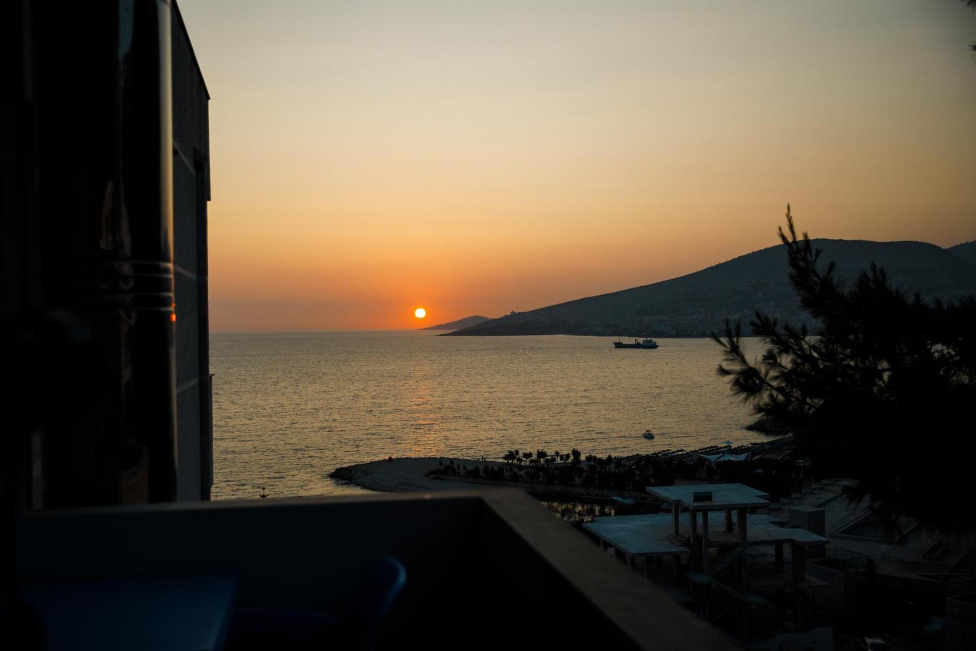 Grand Blue Aparthotel Saranda Dış mekan fotoğraf